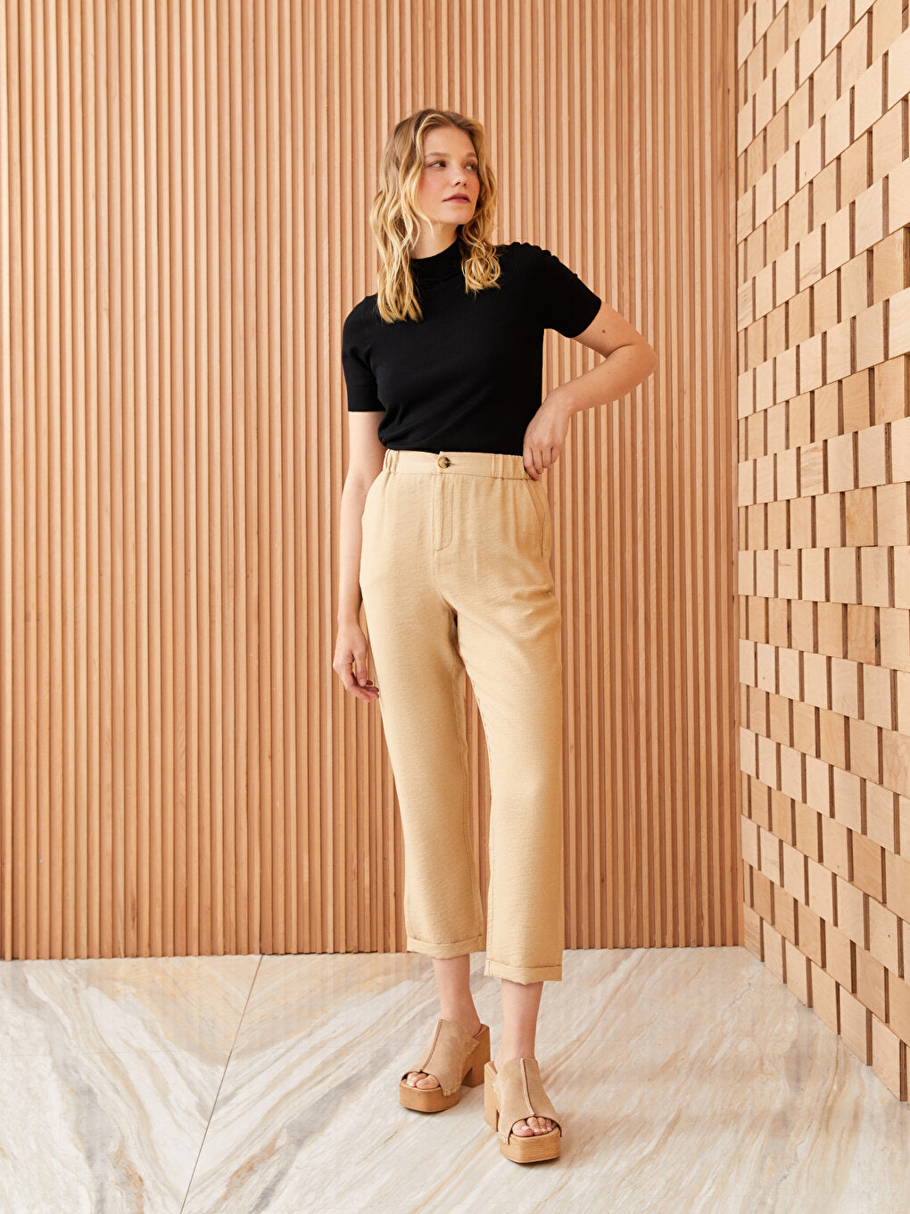 Women's Carrot Cut Straight Trousers