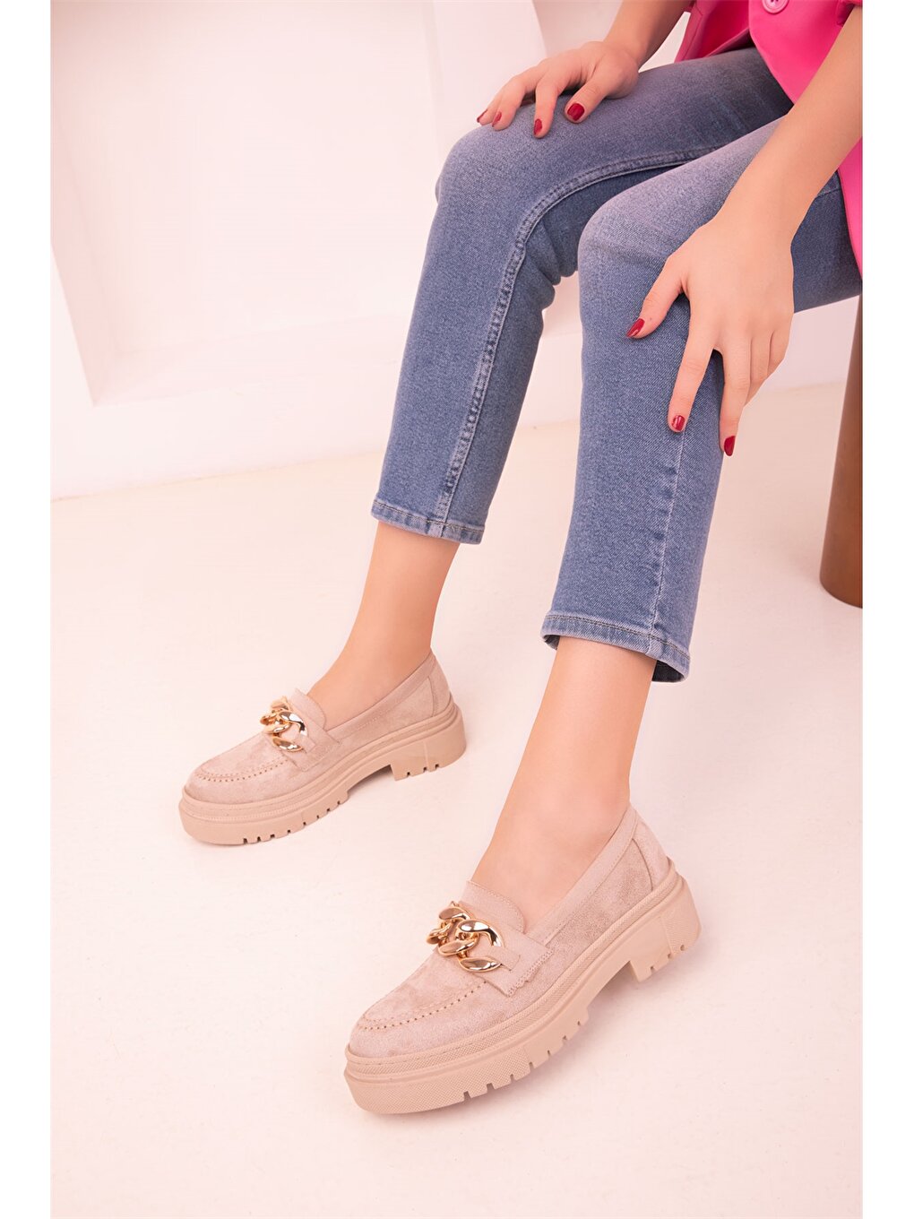 Thick Sole Applique Detailed Women's Classic Shoes