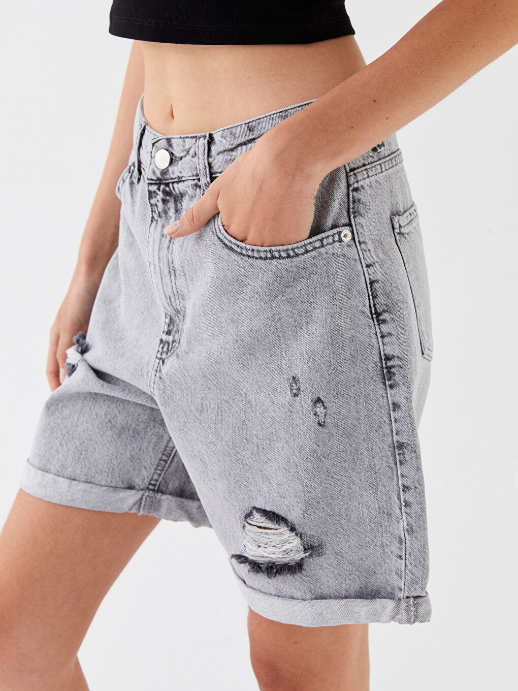 Standard Fit Ripped Detailed Women's Jean Shorts