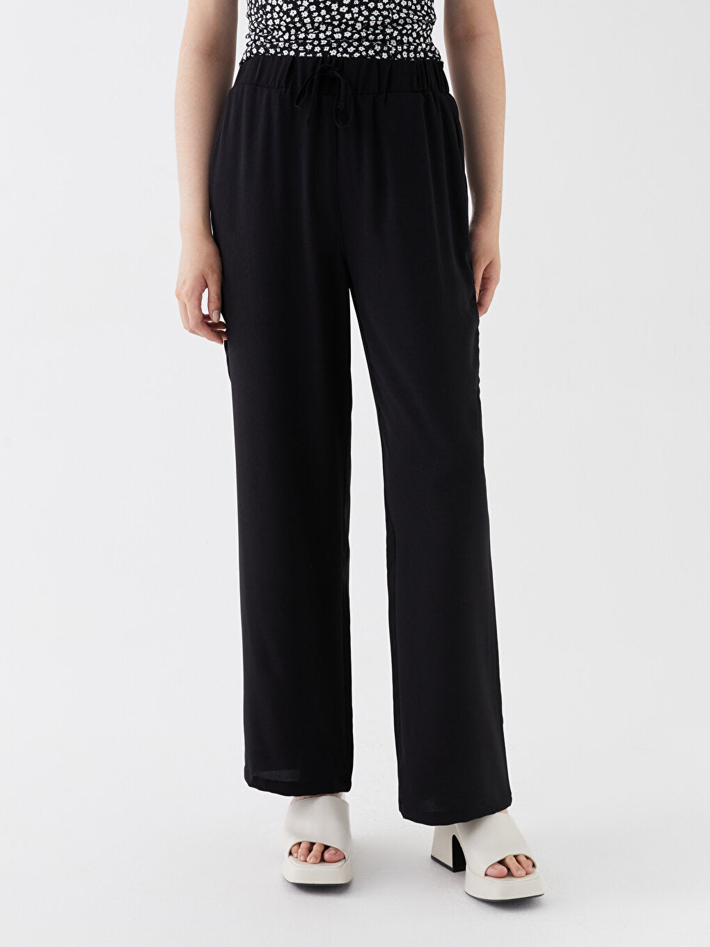 Women's Trousers with Elastic Waist, Comfortable Fit, Straight Pocket Detail