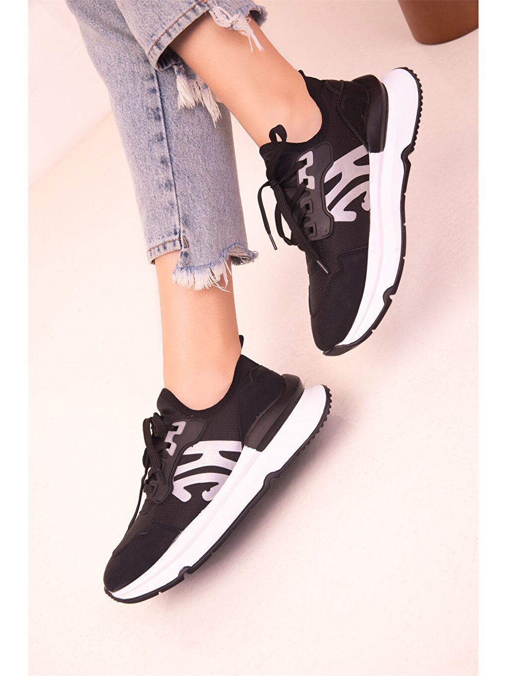 Lace-up Women's Active Sneakers