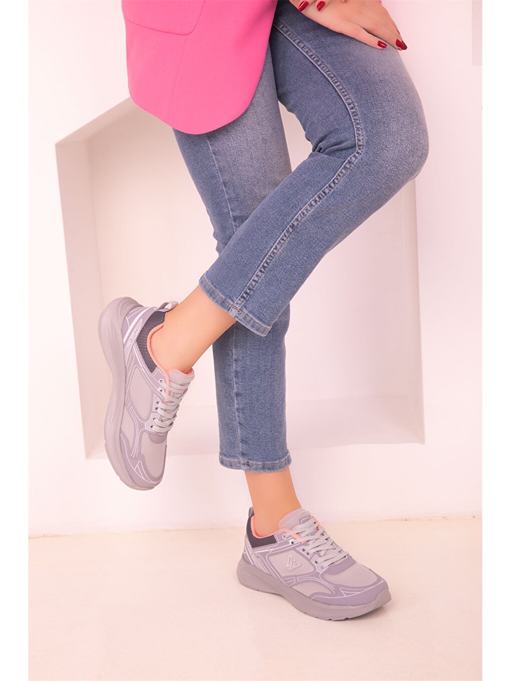 Lace-up Women's Active Sneakers