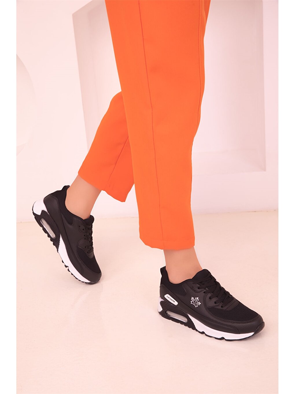 Leather Look Lace-up Women's Active Sneakers