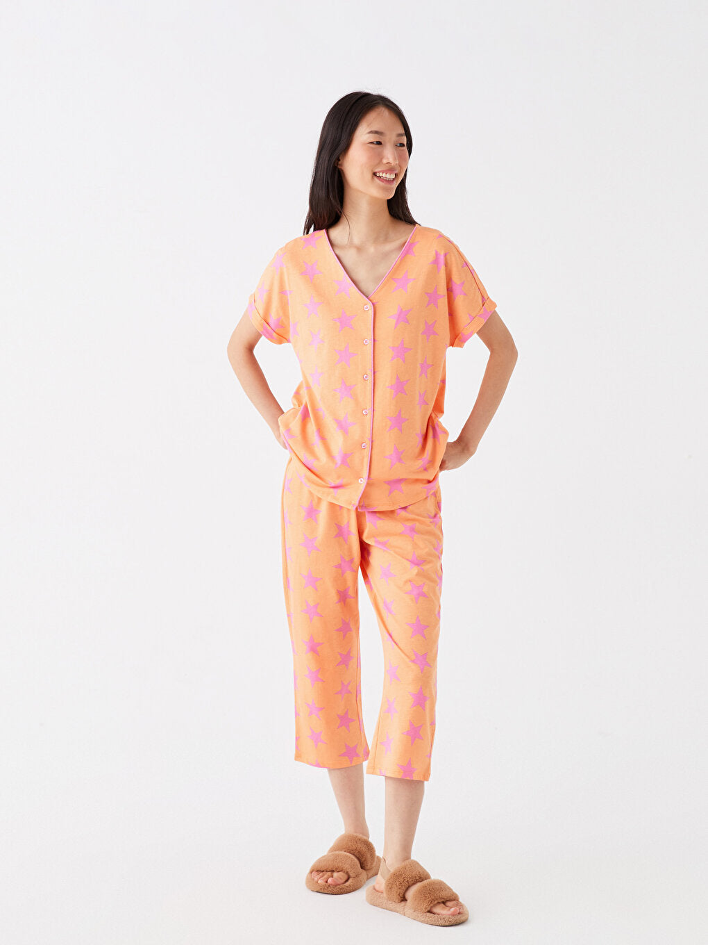 V-Neck Printed Short Sleeve Women's Capri Pajama Set