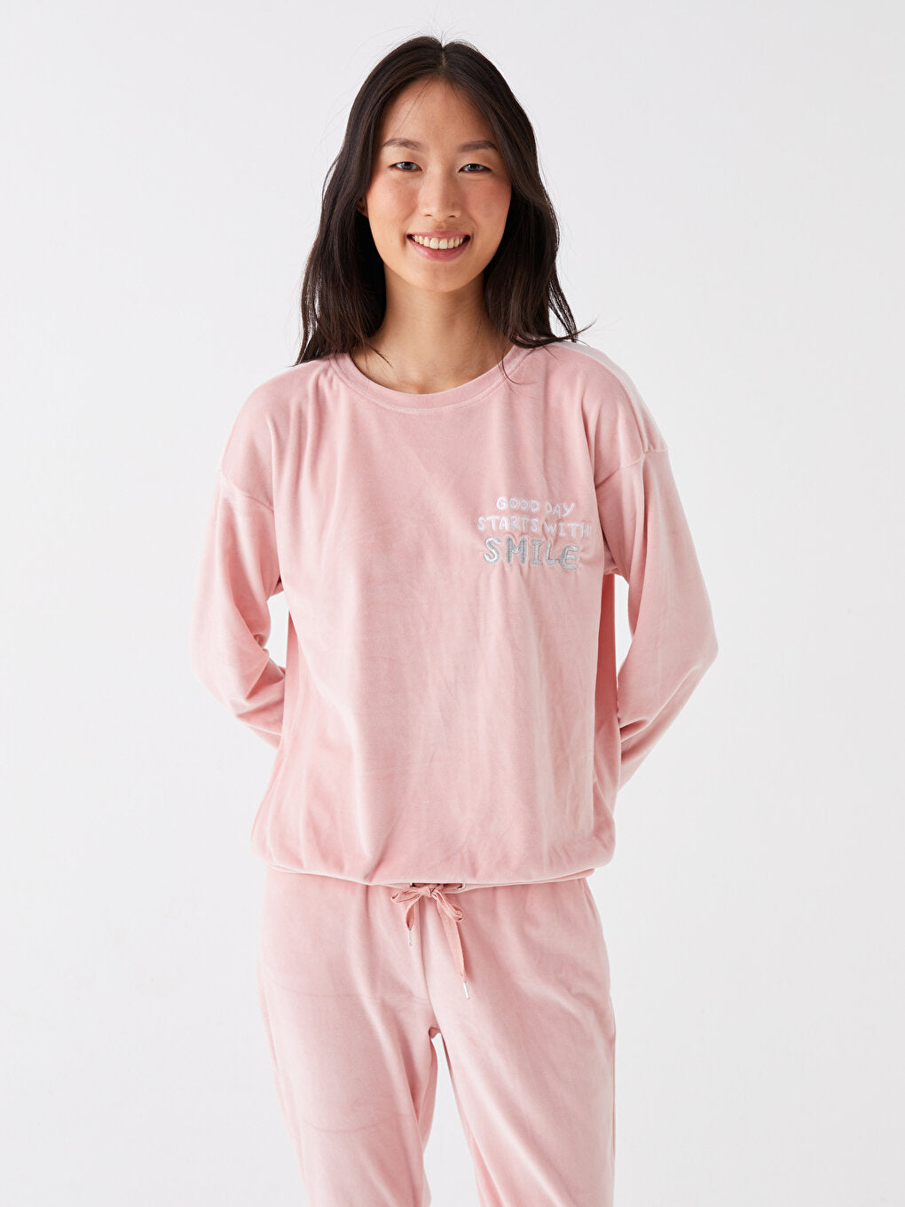 Crew Neck Embroidered Long Sleeve Velvet Women's Pajama Set