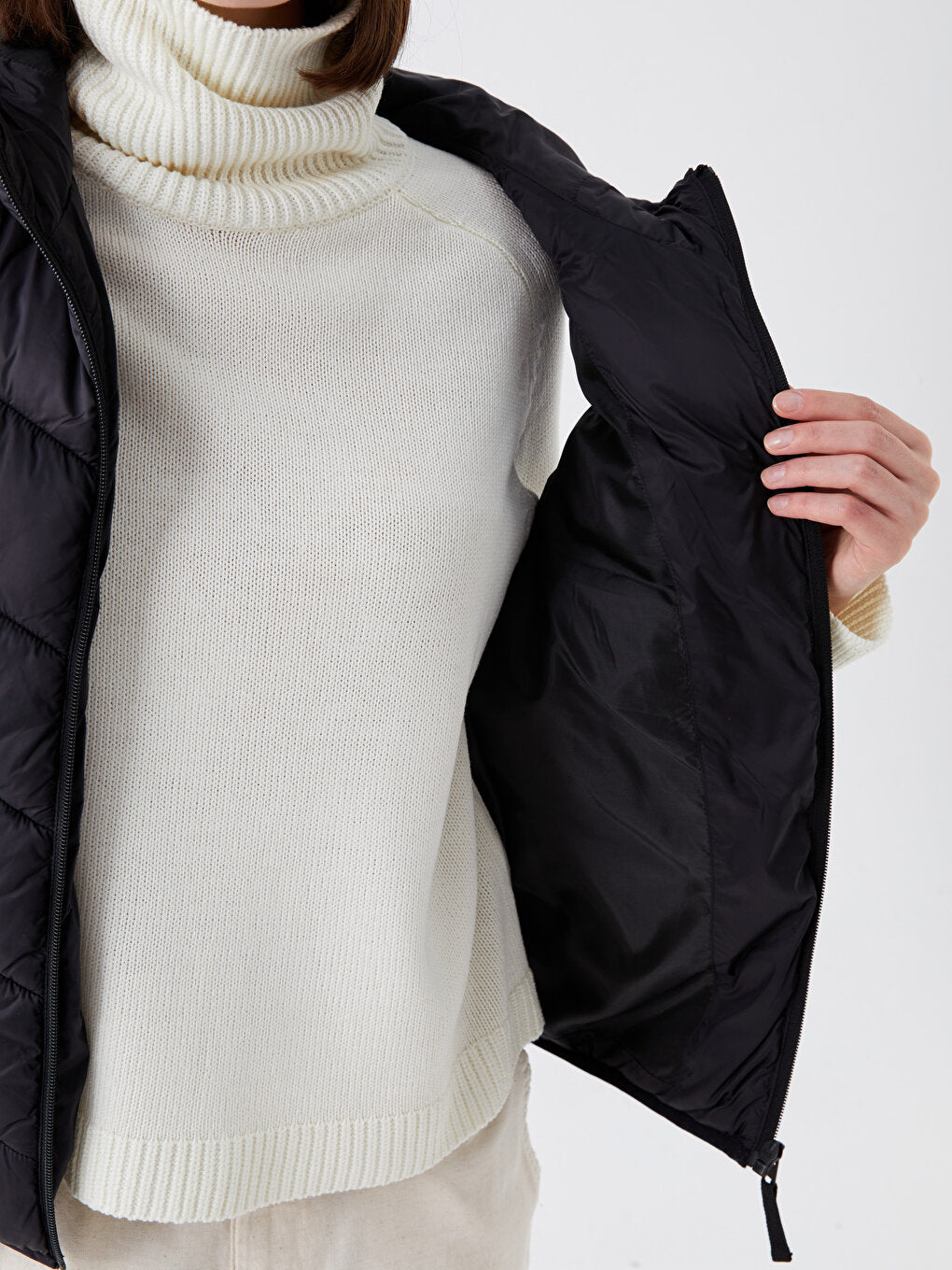 Hooded Self-Patterned Women's Puffer Vest