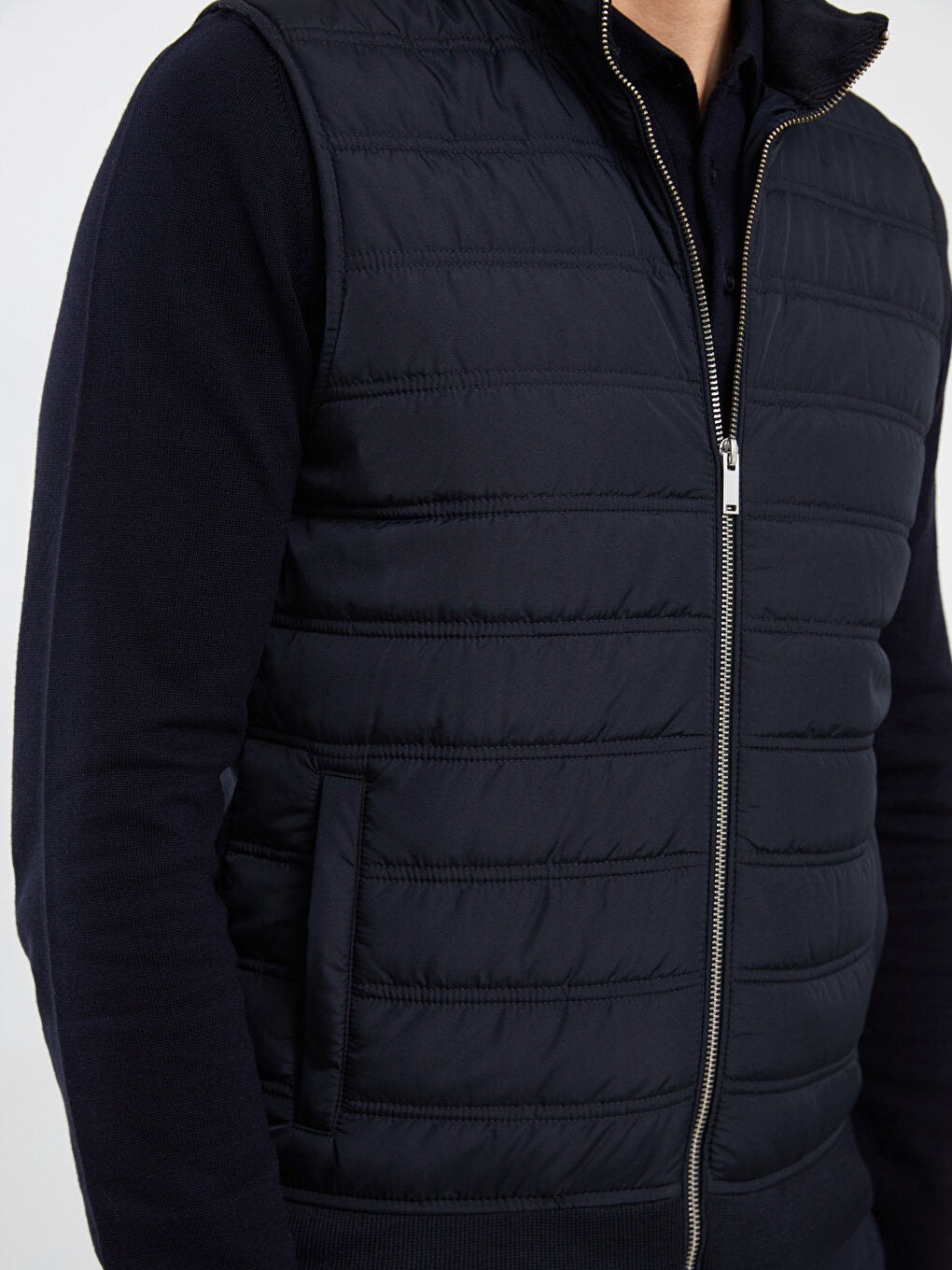 Standard Mold Stand Collar Men's Puffer Vest