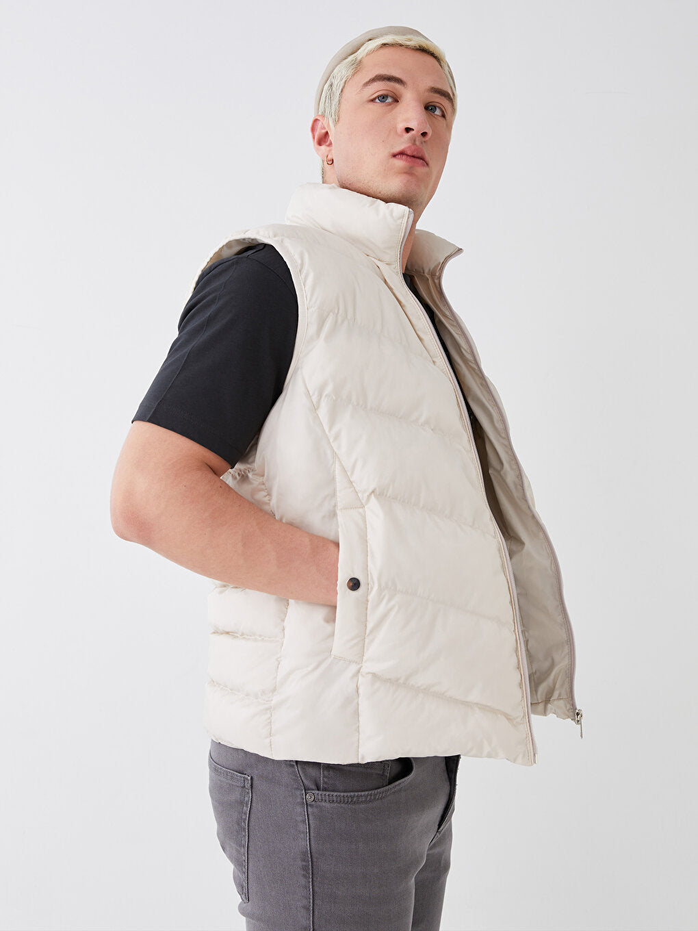 Standard Mold Stand Collar Men's Puffer Vest