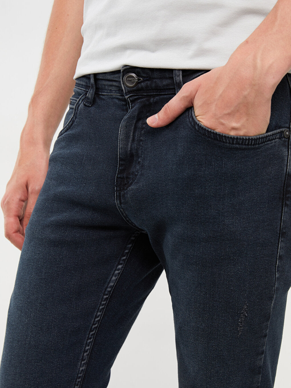 750 Slim Fit Men's Jean Trousers