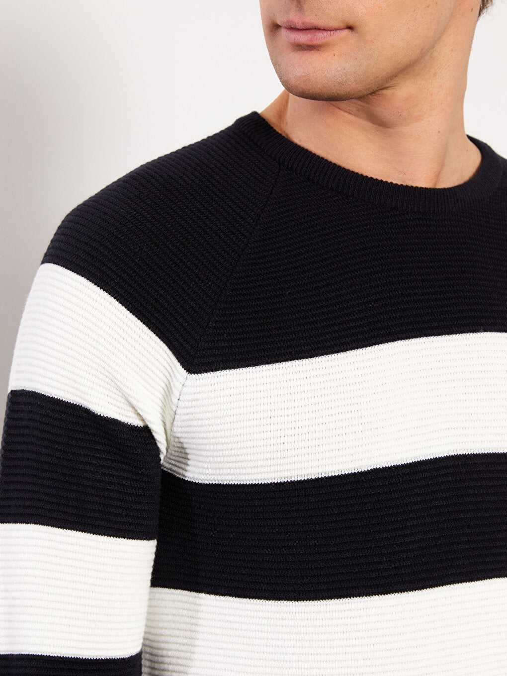 Crew Neck Long Sleeve Color Block Men's Knitwear Sweater