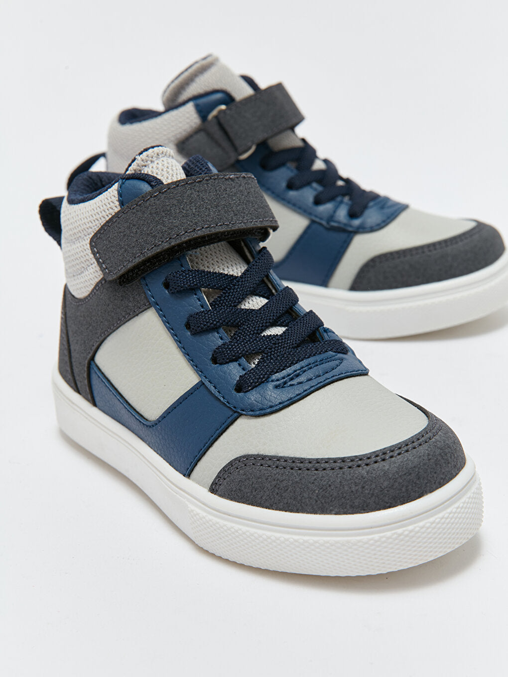 Ankle Length Lace-up Boys' Sports Shoes