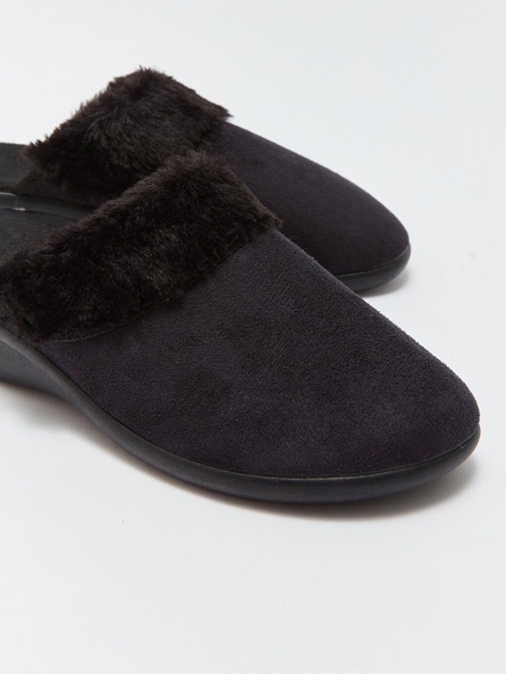 Front Closed Suede Women's Home Slippers