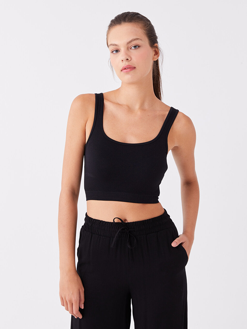 Women's U Neck Straight Crop