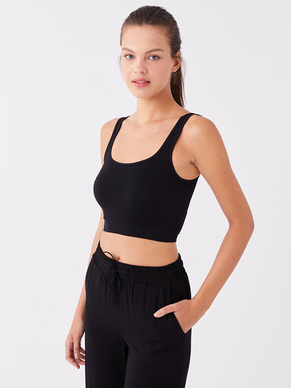 Women's U Neck Straight Crop