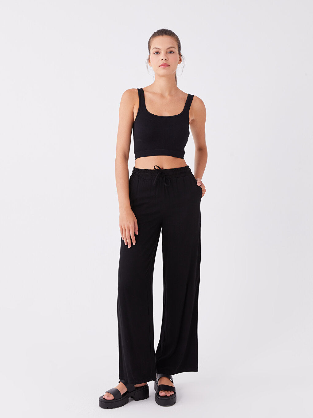 Women's U Neck Straight Crop