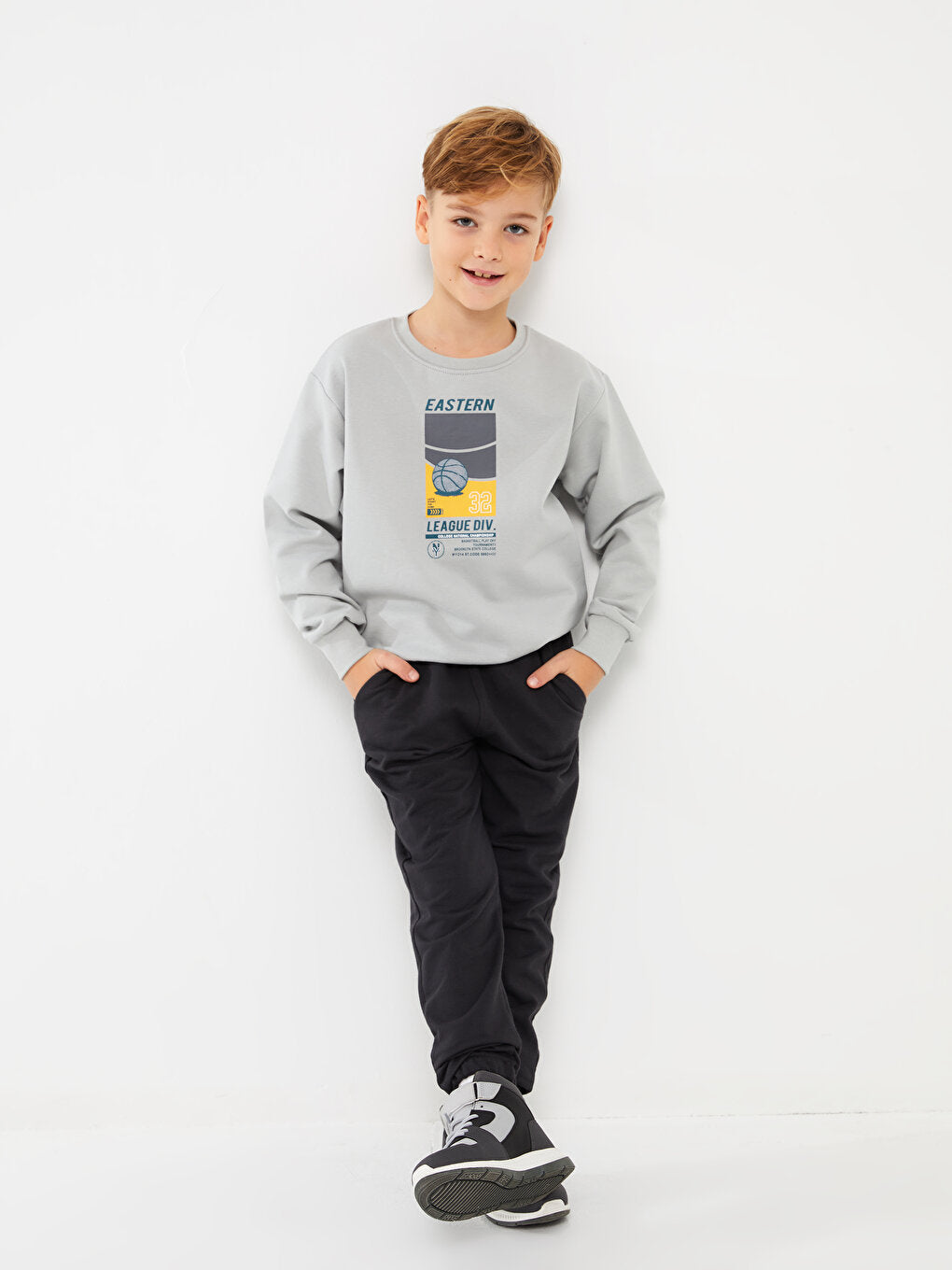 Comfortable Crew Neck Printed Boy's Sweatshirt