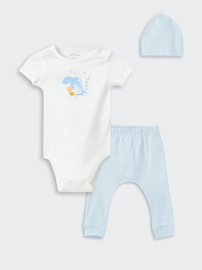 Crew Neck Printed Baby Boy Snap Fastener Body Pants and Beanie 3-Piece Set