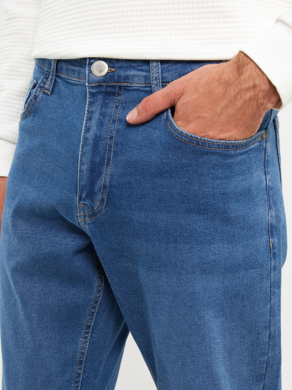 790 Comfortable Fit Men's Jean Trousers