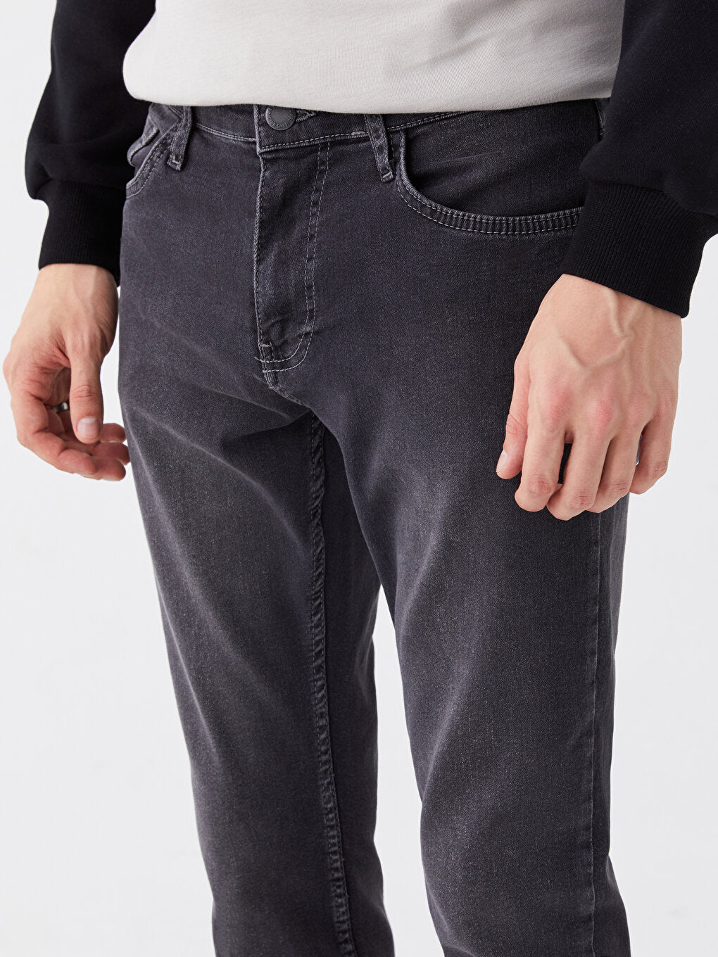 750 Slim Fit Men's Jean Trousers