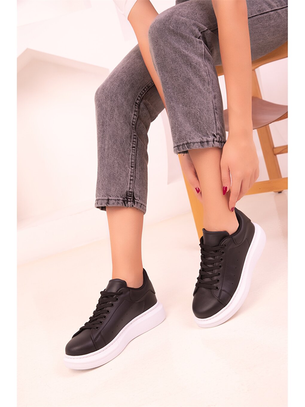 Leather Look Lace-up Women's Sneakers