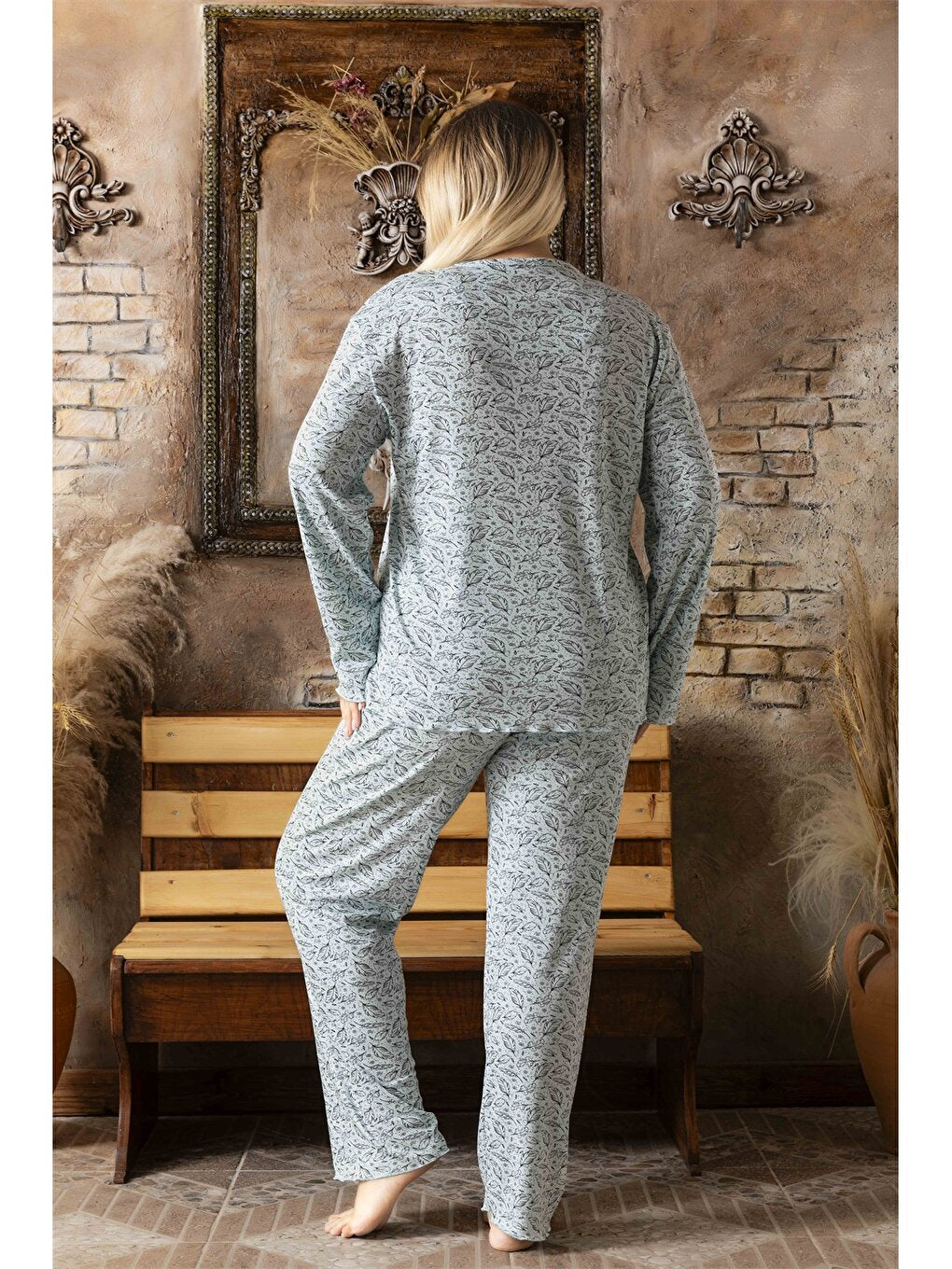 Embroidery Detailed V-Neck Women's Pajama Set