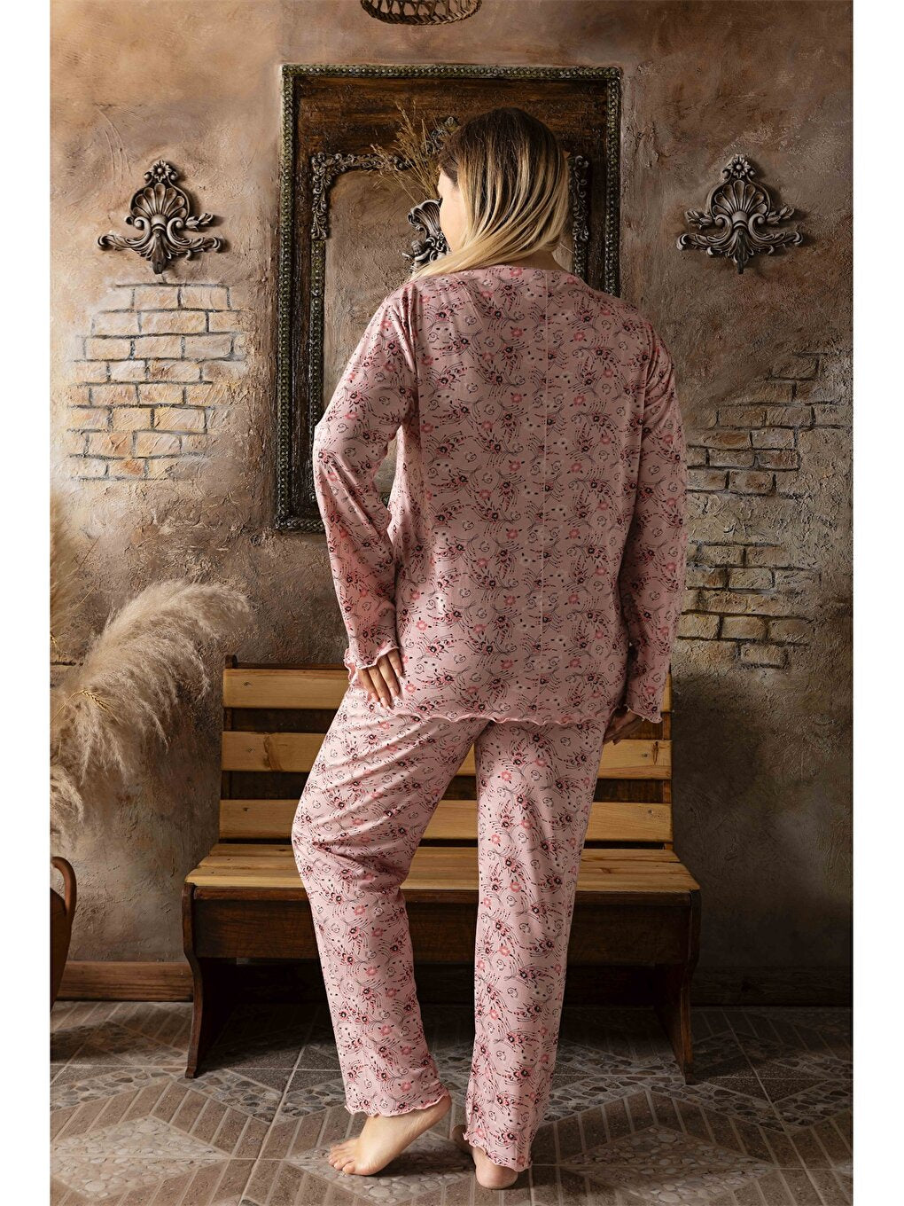 Embroidery Detailed V-Neck Women's Pajama Set