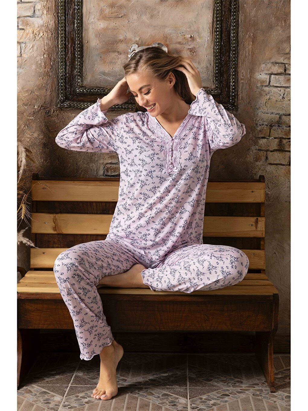 Embroidery Detailed V-Neck Women's Pajama Set