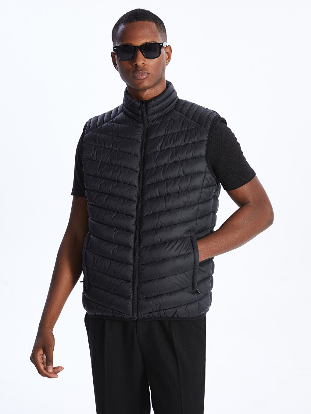 Standard Mold Stand Collar Men's Puffer Vest