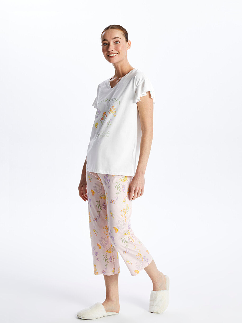 V-Neck Patterned Short Sleeve Women's Capri Pajama Set