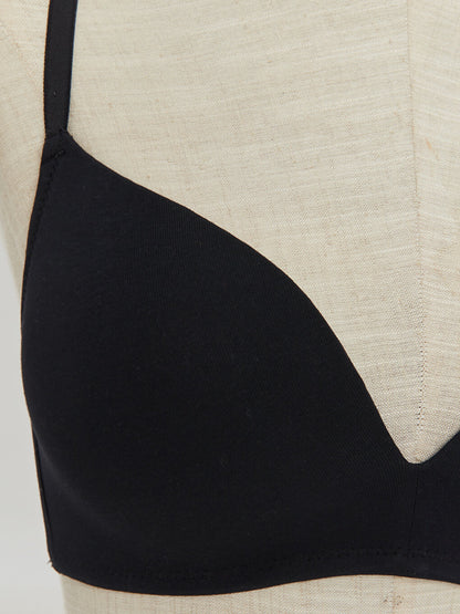 Non-wired, unpadded plain bra