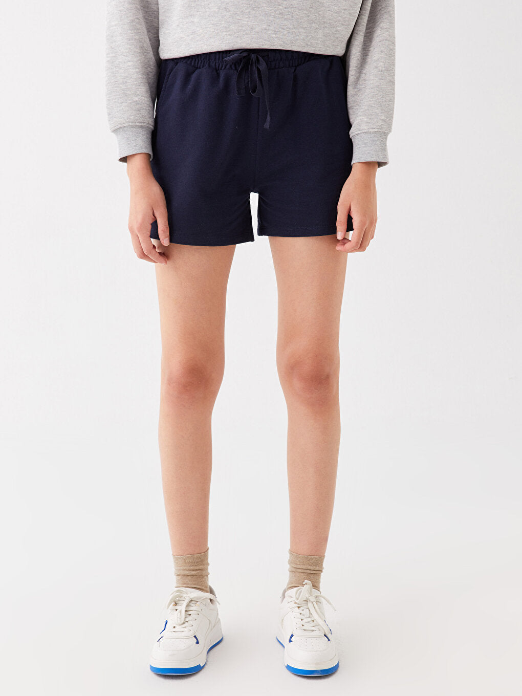 Women's Standard Fit Straight Shorts