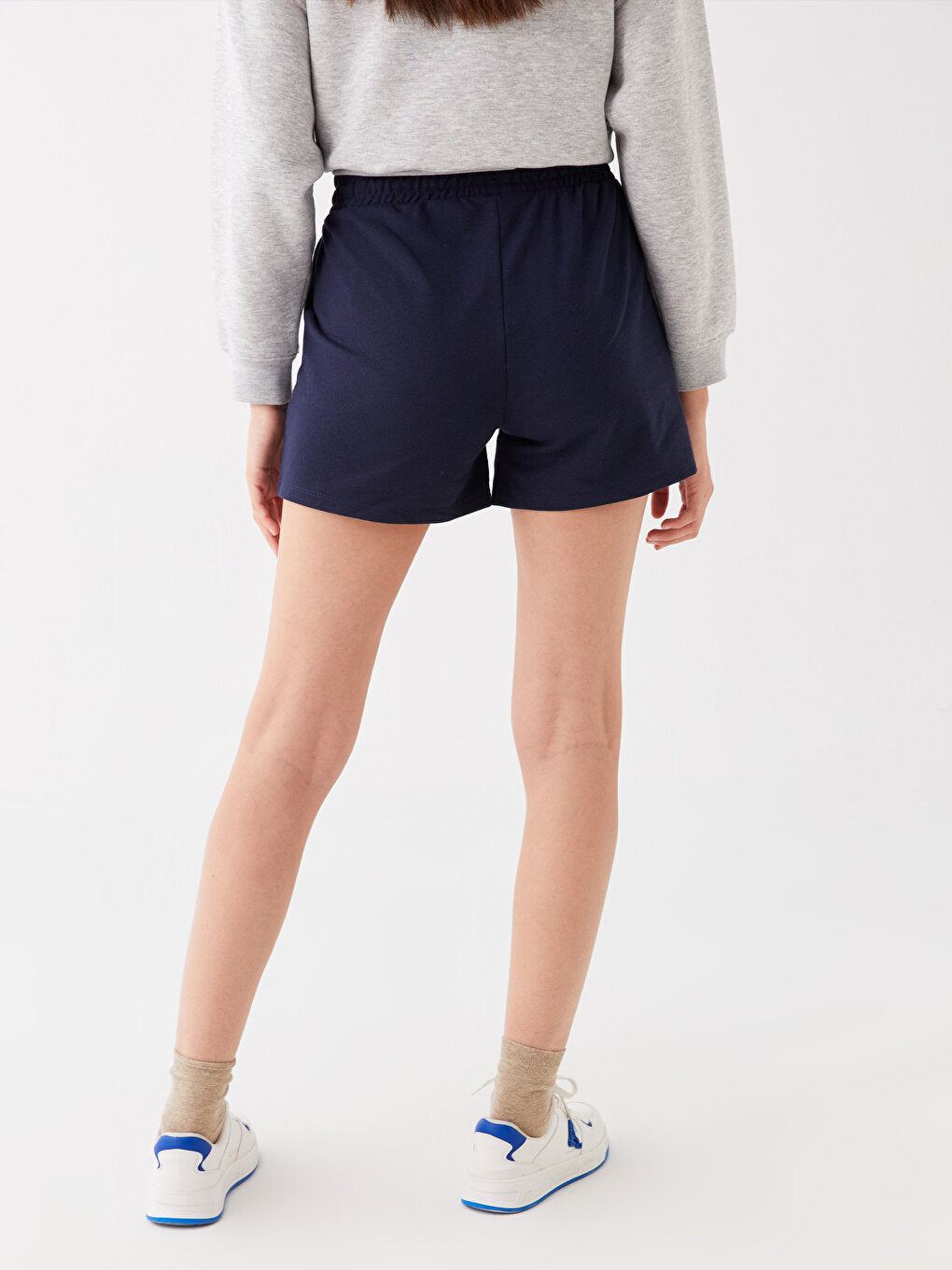 Women's Standard Fit Straight Shorts