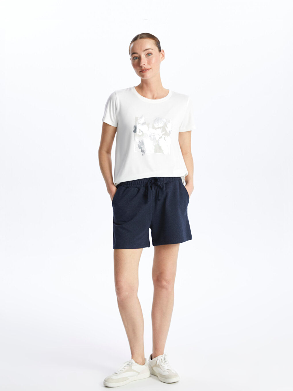 Women's Standard Fit Straight Shorts