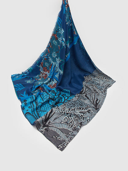 Patterned Women's Shawl